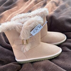 Brand New Girls Boots
